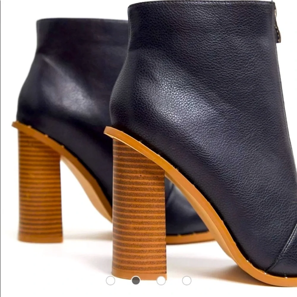 New High Block Heeled Ankle Boots Sz. 6